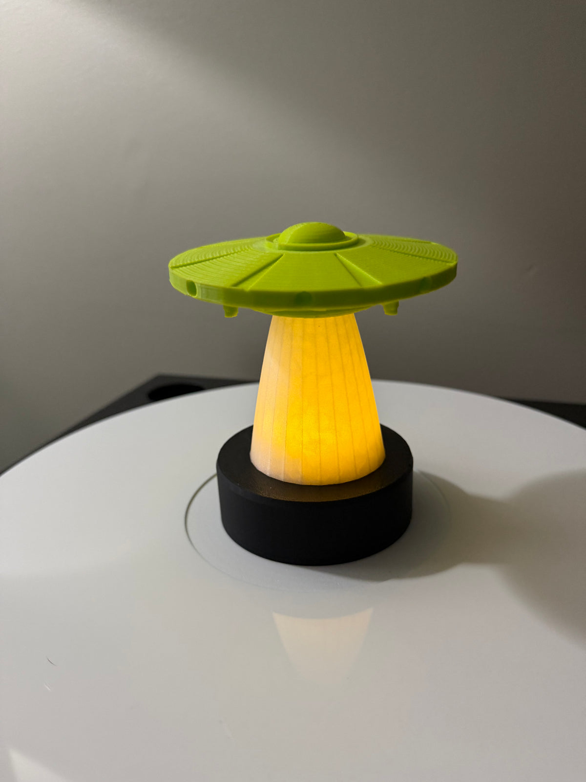 Lighted UFO spaceship charm