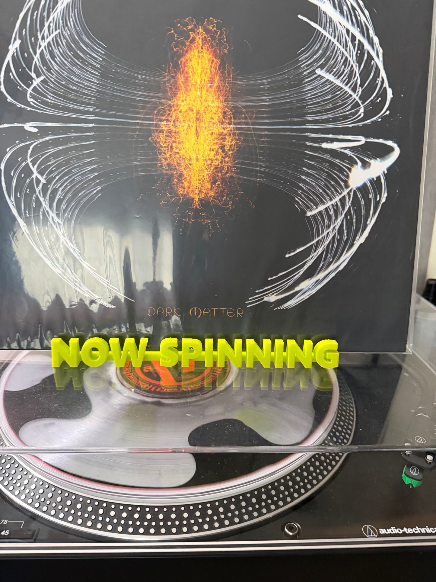 NOW SPINNING desktop record holder
