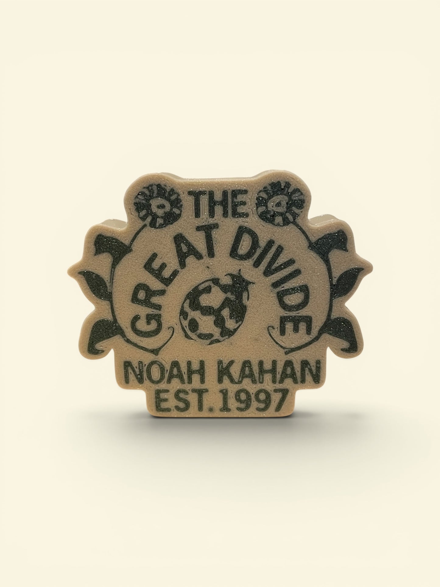 Noah Kahan charms