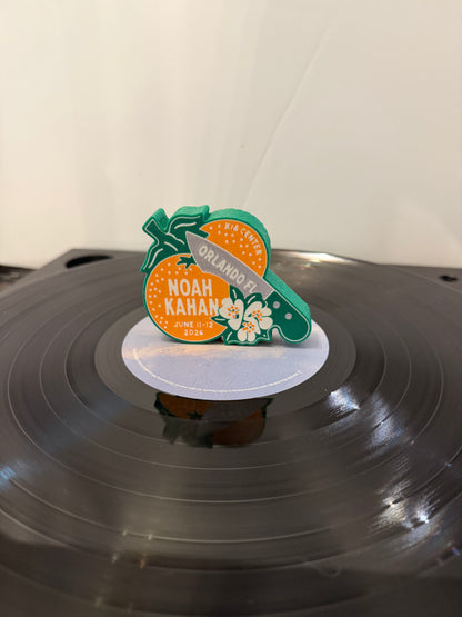 Noah Kahan charms