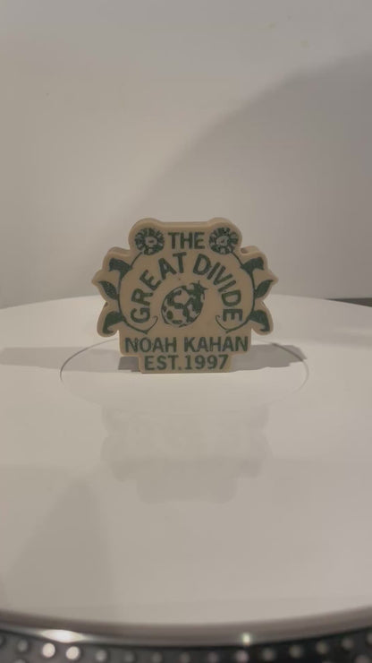 Noah Kahan charms